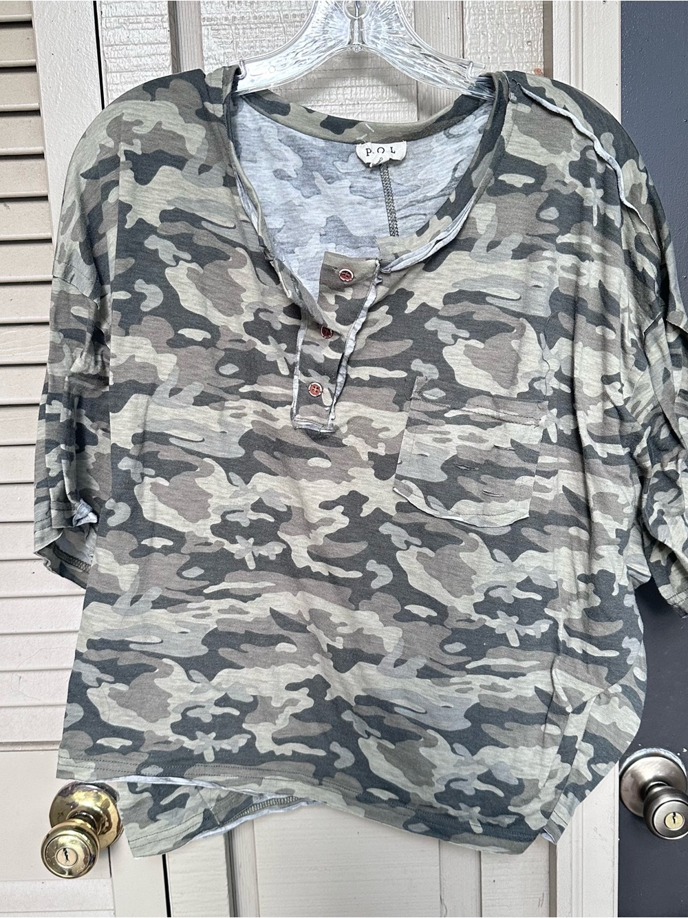 POL Oversized Camo Shirt Size Small